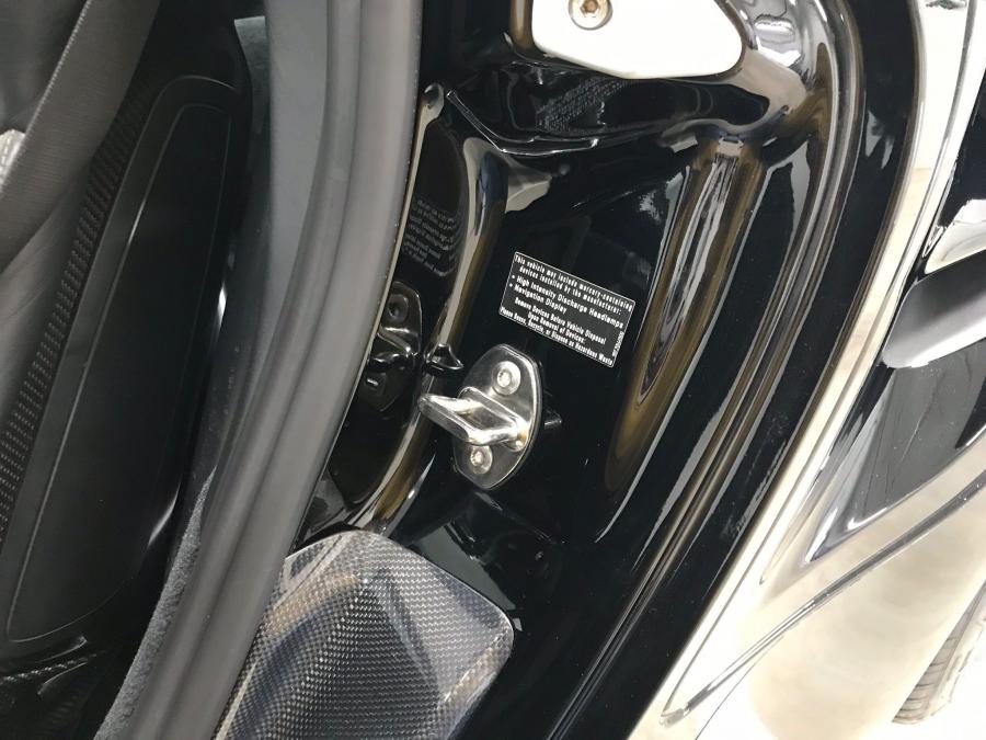 Детали интерьера Porsche 911 GT2 (997) 2008 года  (NA) (фото 99 из 107)
